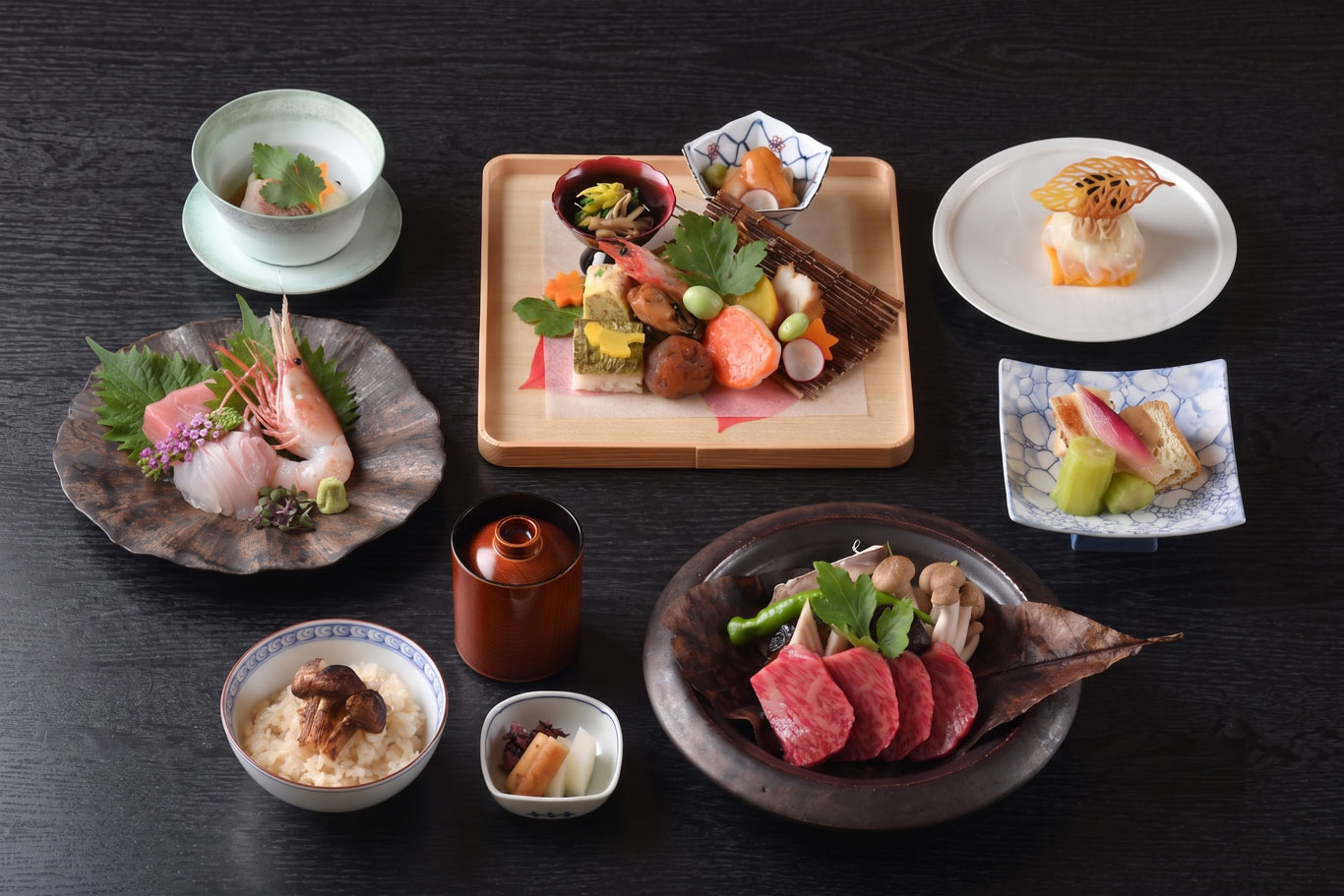 ふらの和牛朴葉味噌焼きと松茸御飯（9月・10月限定販売）